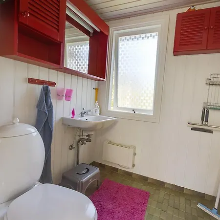 Two-bedroom Holiday In * هالس