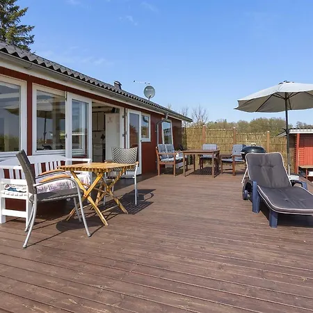 Two-bedroom Holiday In * هالس